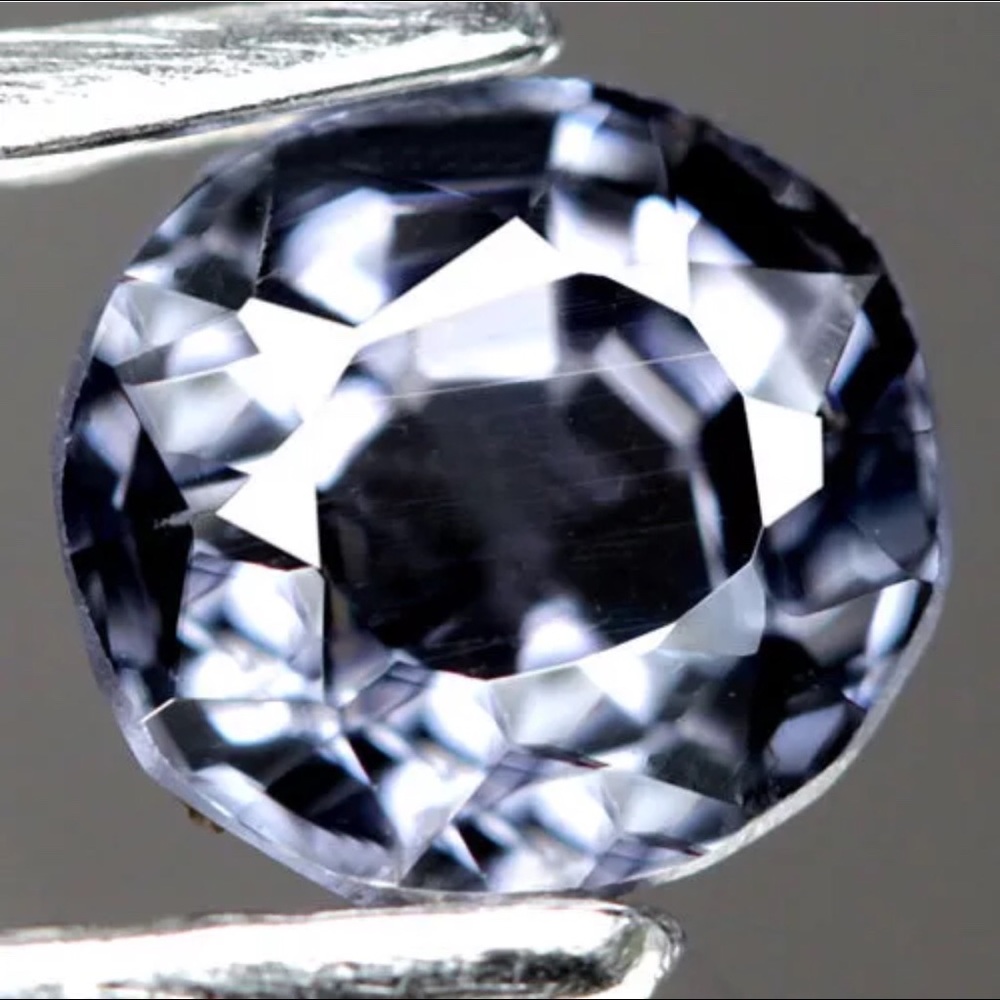 Spinel Oval Cut 1 ct